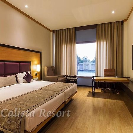 Calista Resort Delhi  Eksteriør billede