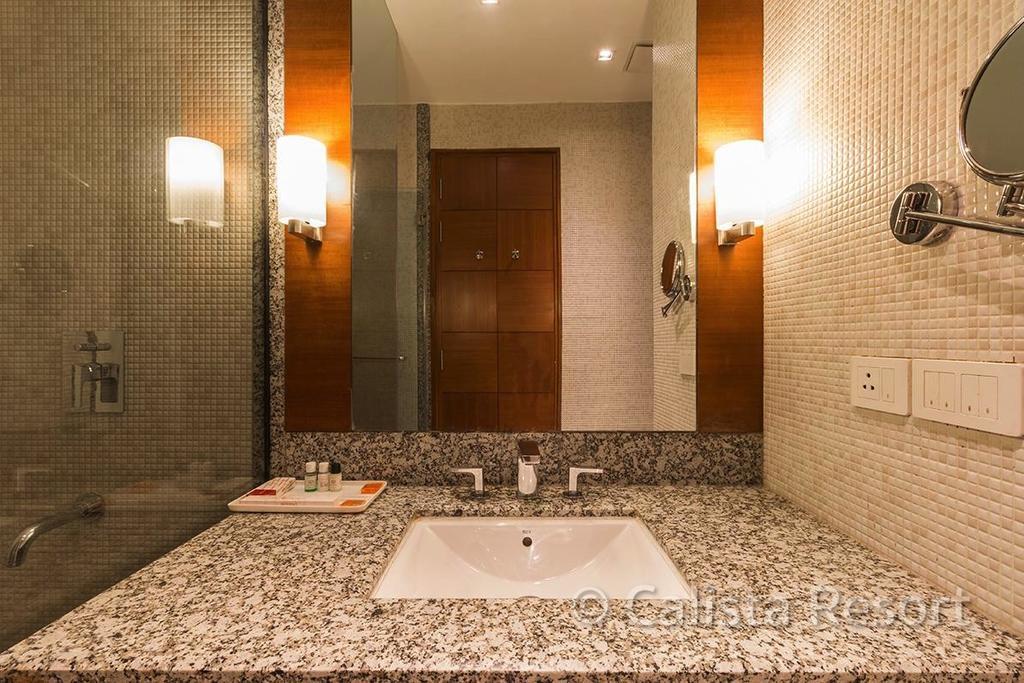 Calista Resort Delhi  Eksteriør billede